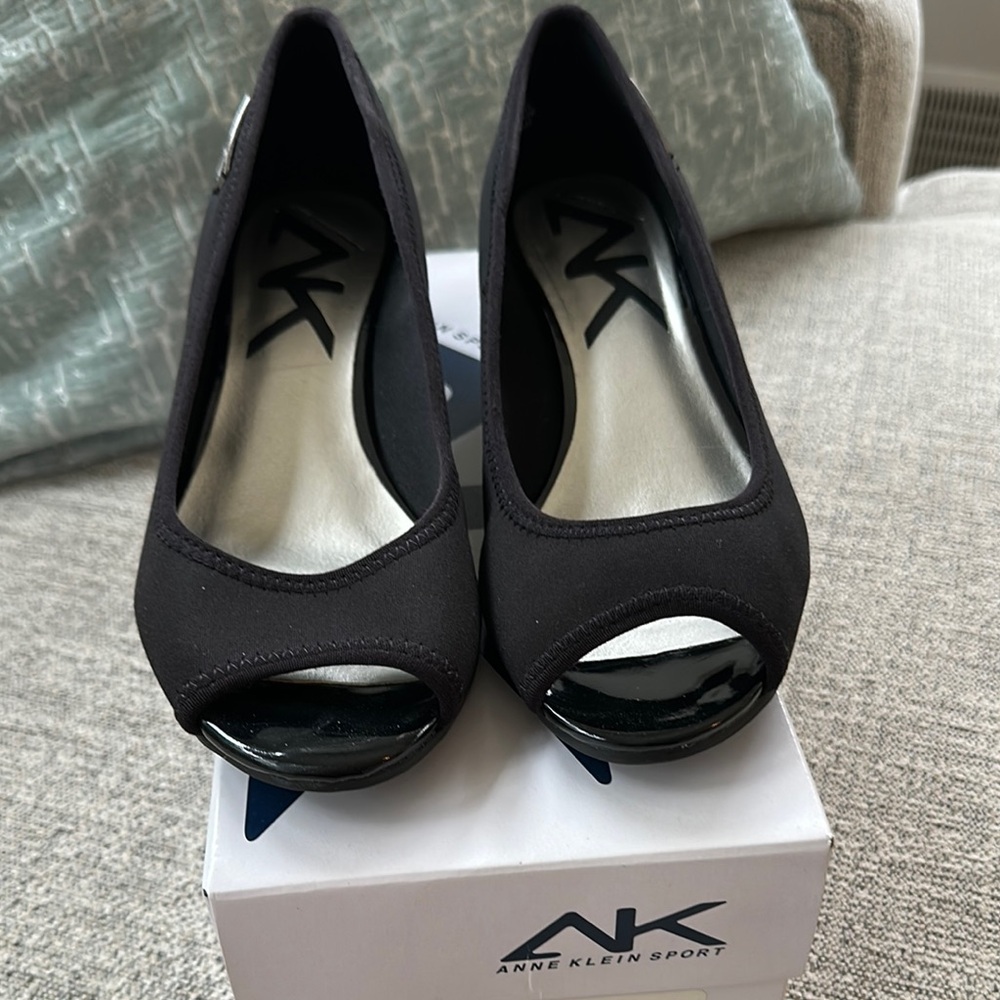 Anne Klein Black Heels Classic Design